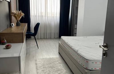 Alquiler de un cómodo apartamento amueblado de 2 habitaciones, 55 m², Constanța, Rumanía